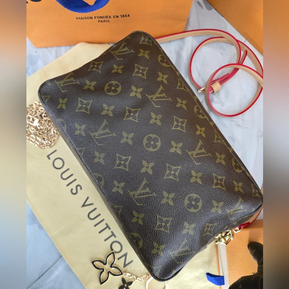 AUTHENTIC LOUIS VUITTON Monogram Trousse Cosmetic Crossbody Bag - Picture 10 of 17
